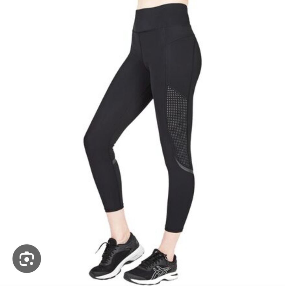 NWT. Sweaty Betty Zero Gravity 7/8 Running Leggings